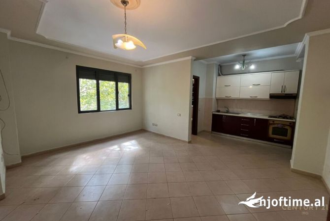 Shtepi ne shitje 2+1 ne Tirane - 160,000 Euro
