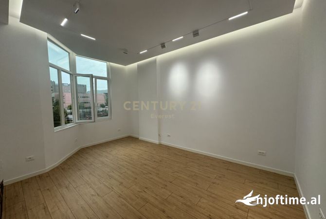 Ambient biznesi me qera 3+1 ne Tirane - 500 Euro