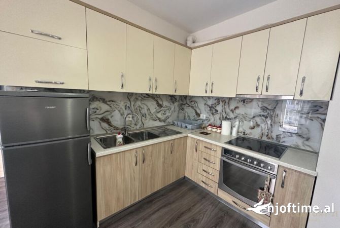 Shtepi me qera 2+1 ne Tirane - 750 Euro