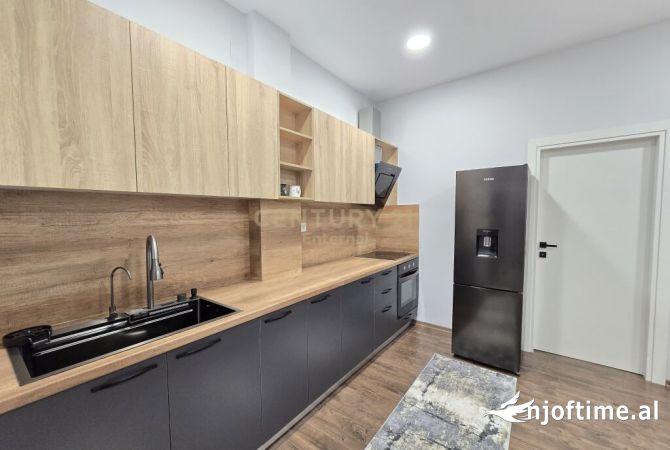 Shtepi me qera 2+1 ne Tirane - 750 Euro
