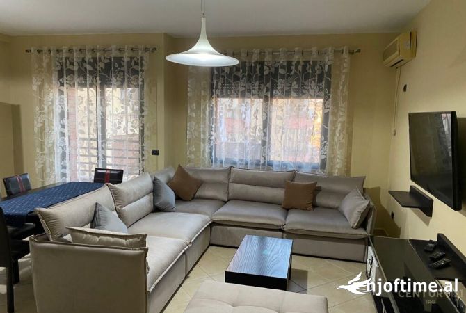 Shtepi me qera 2+1 ne Tirane - 900 Euro