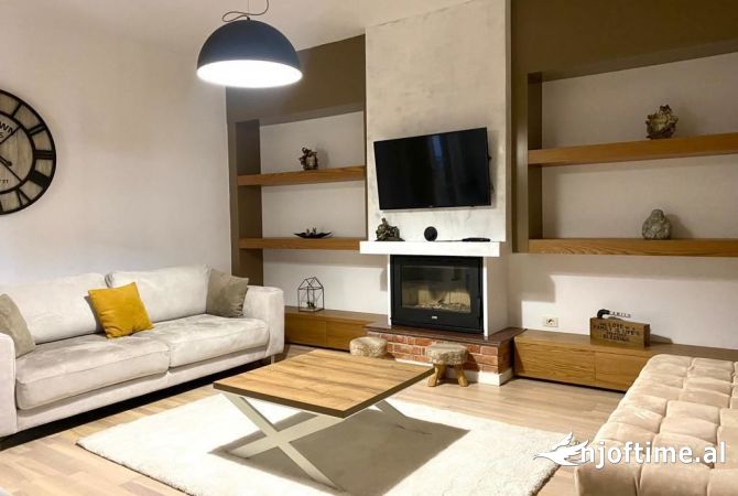 Shtepi me qera 3+1 ne Tirane - 1,200 Euro