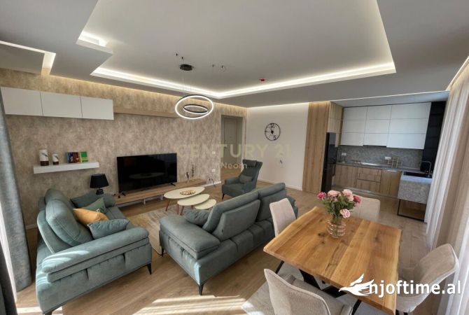 Shtepi me qera 4+1 ne Tirane - 1,500 Euro