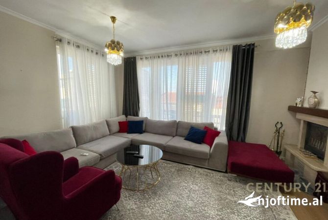 Shtepi me qera 4+1 ne Tirane - 1,500 Euro