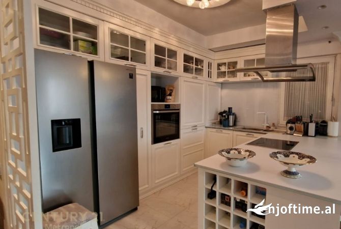 Shtepi me qera 2+1 ne Tirane - 1,600 Euro