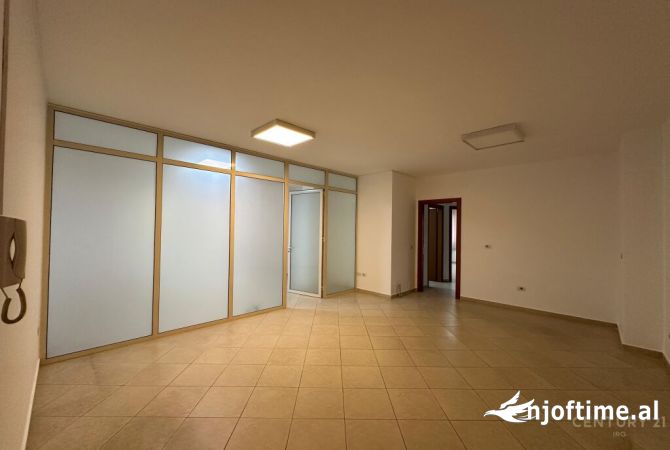 Rruga e Elbasanit jepet me qera ambient per zyre