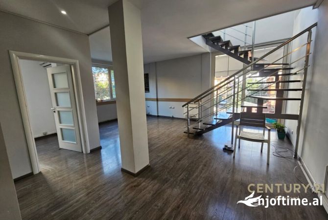 Ambient biznesi me qera 3+1 ne Tirane - 1,400 Euro