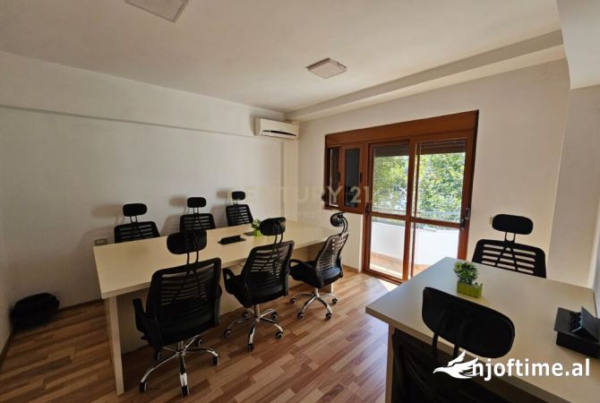 Ambjent biznesi me qera 3+1 ne Tirane - 850 Euro