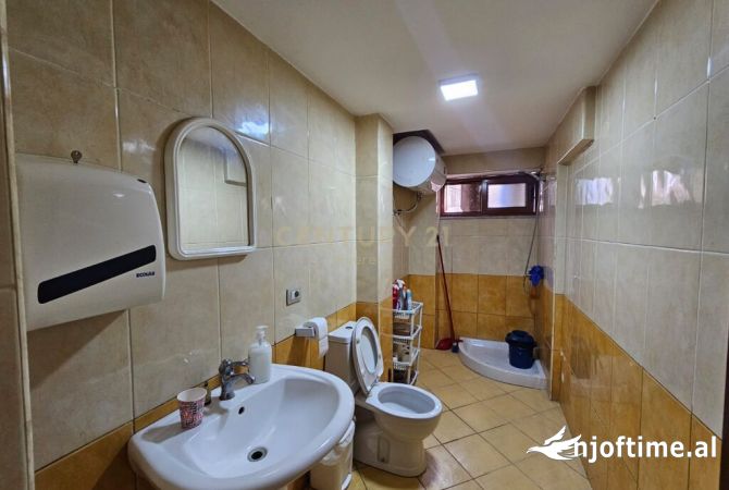 Ne Qender te Tiranes jepet me qera ambient per zyra 