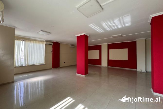 Ambient biznesi me qera 3+1 ne Tirane - 6,500 Euro