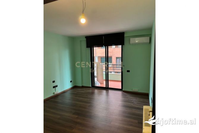 Ambient biznesi me qera 3+1 ne Tirane - 1,500 Euro