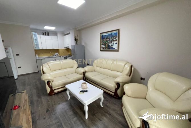 Shtepi me qera 2+1 ne Tirane - 750 Euro