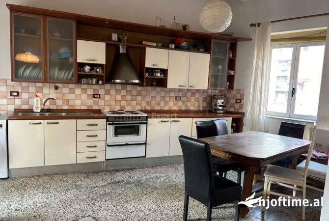 Shtepi me qera 3+1 ne Tirane - 800 Euro