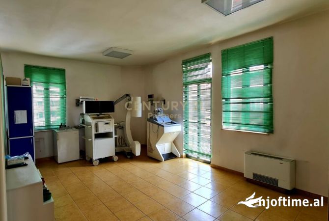 Ambient biznesi me qera 3+1 ne Tirane - 5,000 Euro