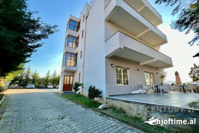 Rotondo Saukut japim me qera godine 4 kate buze rruge kryesore