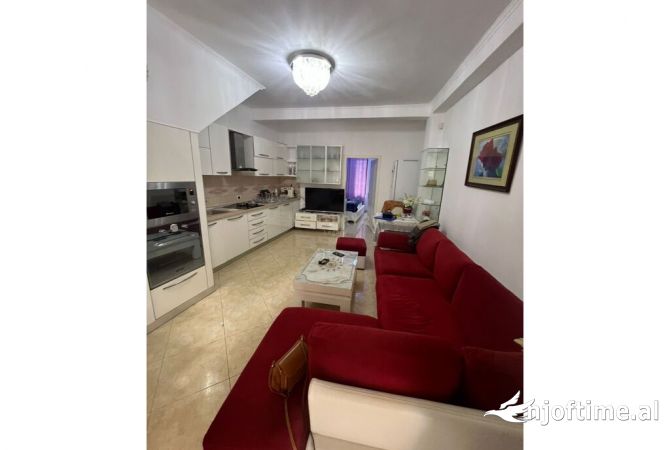 Shtepi me qera 1+1 ne Tirane - 650 Euro