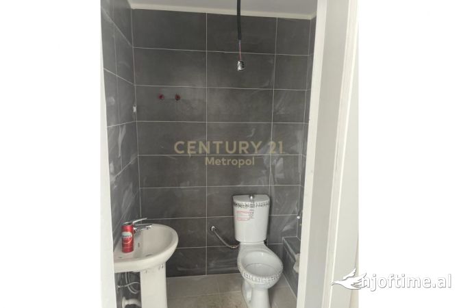 Ambient biznesi me qera 1+1 ne Tirane - 1,000 Euro