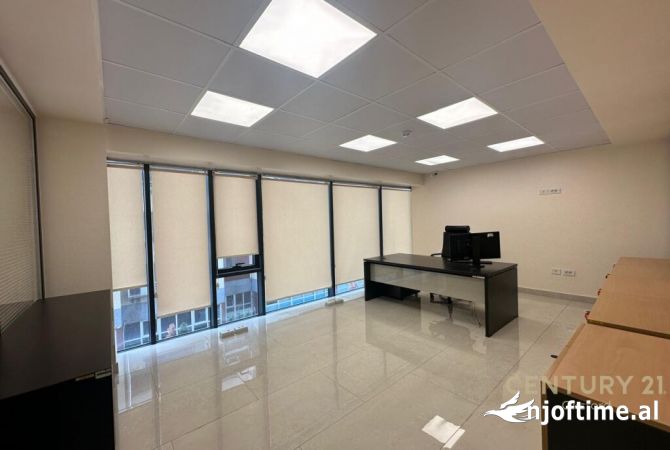Ambient biznesi me qera 3+1 ne Tirane - 1,500 Euro