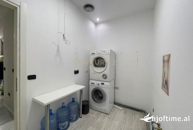 Liceu Artistik jepet me qera ambient per zyra 