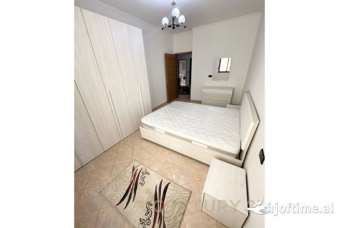Shtepi me qera 2+1 ne Tirane - 550 Euro