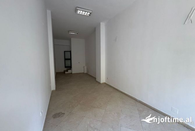 Ambient biznesi ne shitje 1+1 ne Tirane - 38,000 Euro