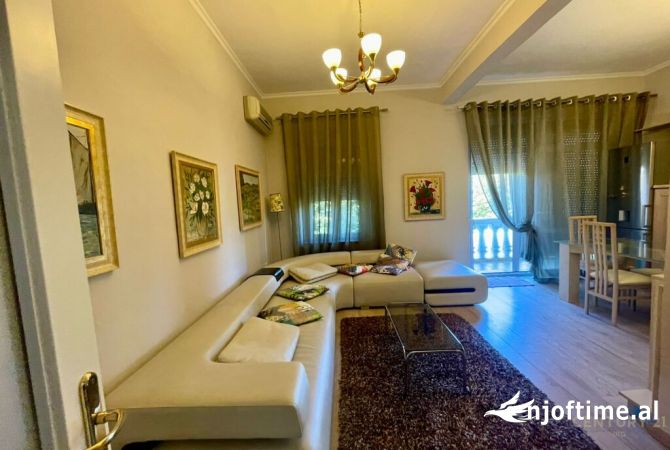 Shtepi me qera 2+1 ne Tirane - 700 Euro