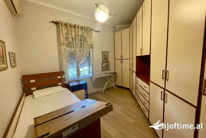 Shtepi me qera 2+1 ne Tirane - 700 Euro