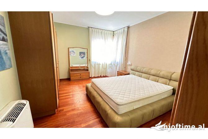 Shtepi me qera Apartament ne Tirane, 3+1, Mobilimi E mobiluar, Pagesa 1,500  Euro.