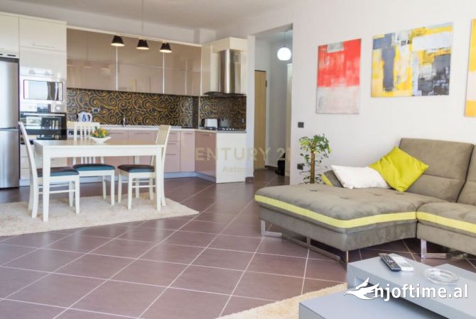 Shtepi me qera 2+1 ne Tirane - 1,000 Euro