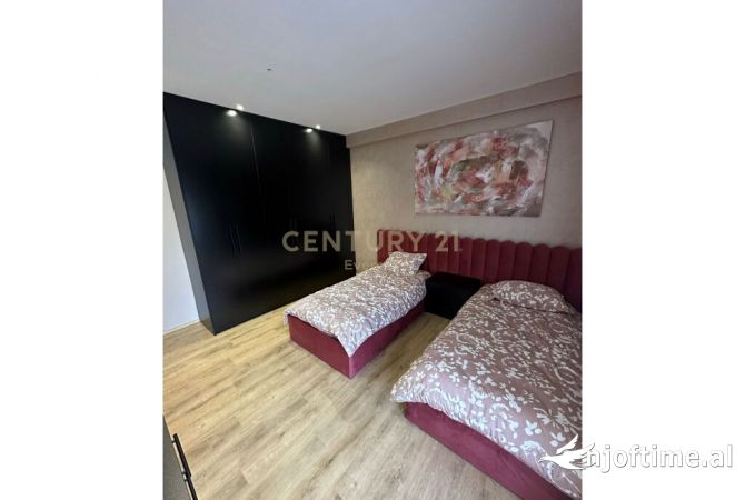 Shtepi me qera Apartament ne Tirane, 2+1, Mobilimi E mobiluar, Pagesa 1,200  Euro.