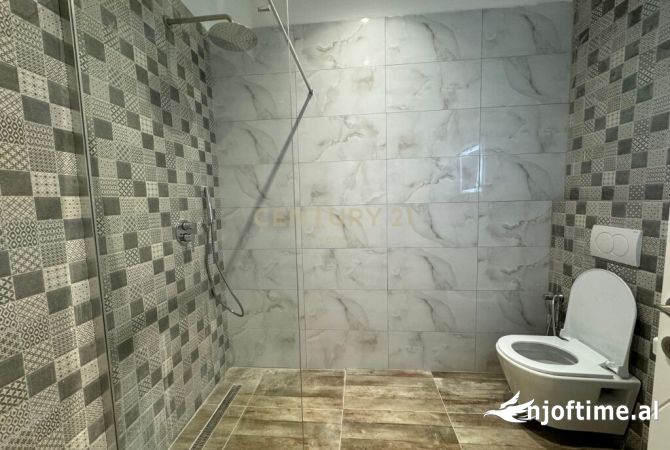 Shtepi ne shitje Apartament ne Tirane, 2+1, Mobilimi Bosh, pa mobiluar, Pagesa 170,000  Euro.