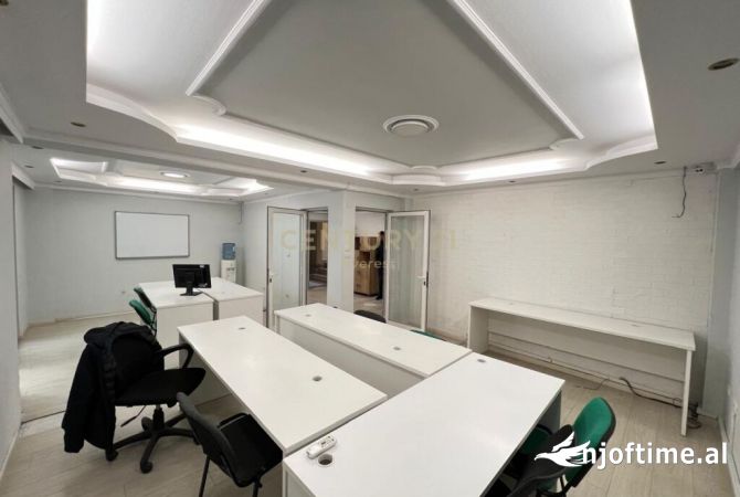Ambient biznesi me qera 3+1 ne Tirane - 790 Euro