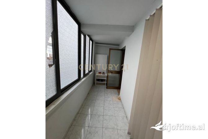 Ish Blloku jepet me qera zyre 