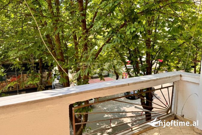 Ambient biznesi me qera 3+1 ne Tirane - 600 Euro