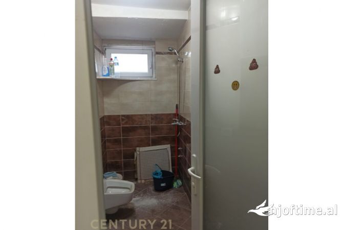 Juridiku jepet me qera ambient per zyra