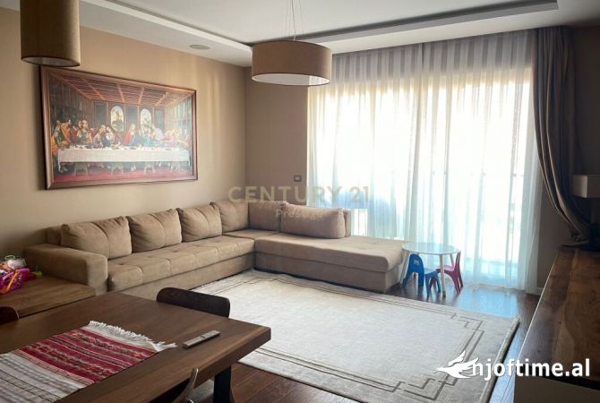 Shtepi me qera Apartament ne Tirane, 2+1, Mobilimi E mobiluar, Pagesa 2,200  Euro.