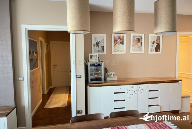 Shtepi me qera Apartament ne Tirane, 2+1, Mobilimi E mobiluar, Pagesa 2,200  Euro.