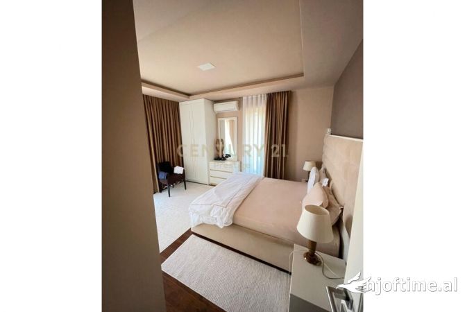 Shtepi me qera Apartament ne Tirane, 2+1, Mobilimi E mobiluar, Pagesa 2,200  Euro.