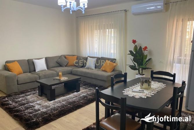 Shtepi me qera 2+1 ne Tirane - 1,000 Euro