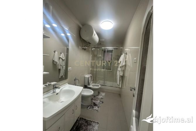 Shtepi me qera Apartament ne Tirane, 2+1, Mobilimi E mobiluar, Pagesa 1,000  Euro.