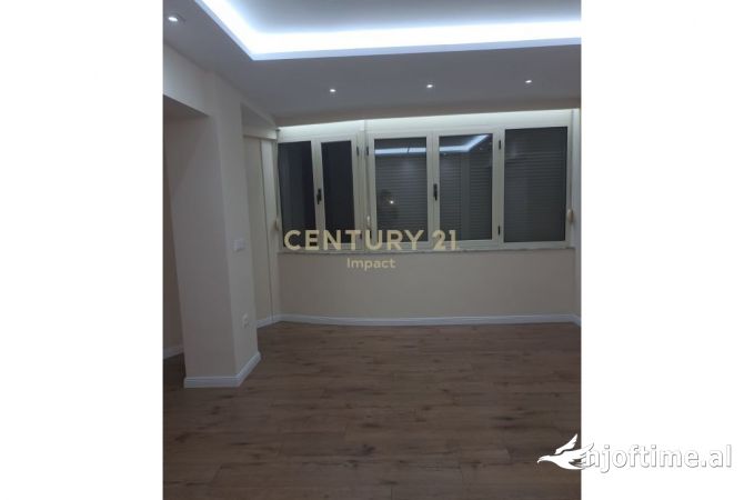 Ambient biznesi me qera 3+1 ne Tirane - 900 Euro