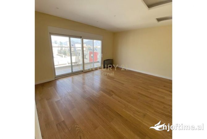 Shtepi me qera 3+1 ne Tirane - 2,000 Euro