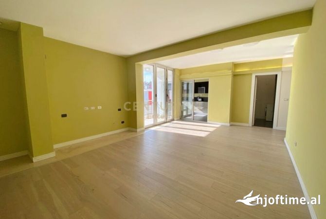 Shtepi me qera 3+1 ne Tirane - 2,000 Euro