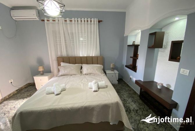 Shtepi me qera Apartament ne Tirane, 4+1, Mobilimi E mobiluar, Pagesa 1,500  Euro.
