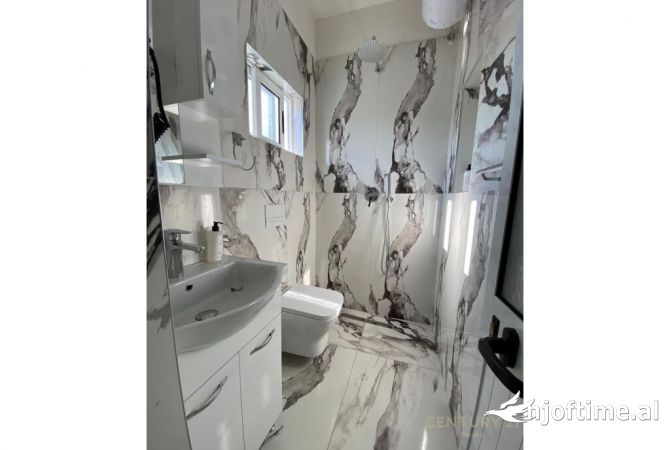 Shtepi me qera Apartament ne Tirane, 4+1, Mobilimi E mobiluar, Pagesa 1,500  Euro.