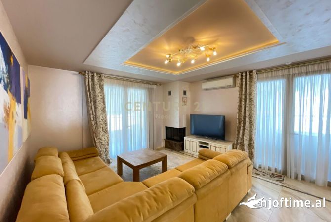 Shtepi me qera 4+1 ne Tirane - 3,000 Euro