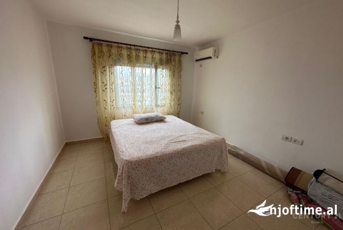Shtepi ne shitje Apartament ne Tirane, 2+1, Mobilimi Pjeserisht e mobiluar, Pagesa 115,000  Euro.