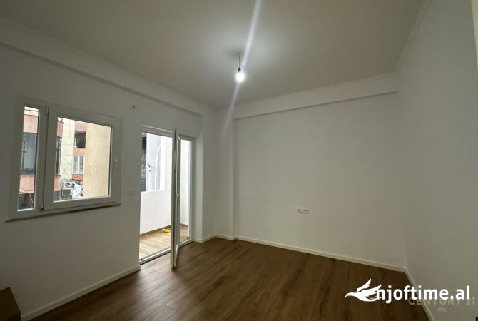 Shtepi ne shitje Apartament ne Tirane, 2+1, Mobilimi Bosh, pa mobiluar, Pagesa 210,000  Euro.