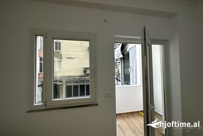 Shtepi ne shitje Apartament ne Tirane, 2+1, Mobilimi Bosh, pa mobiluar, Pagesa 210,000  Euro.