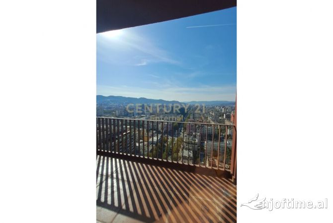 Ambient biznesi me qera 3+1 ne Tirane - 1,000 Euro